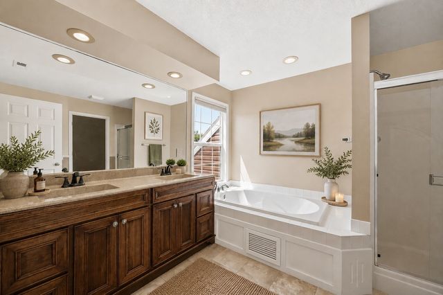 161 Autumn Woods Drive NW, Cedar Rapids, IA 52405