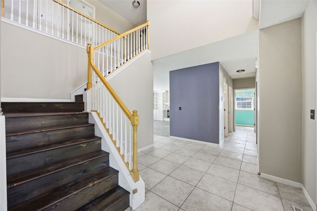 161 Autumn Woods Drive NW, Cedar Rapids, IA 52405