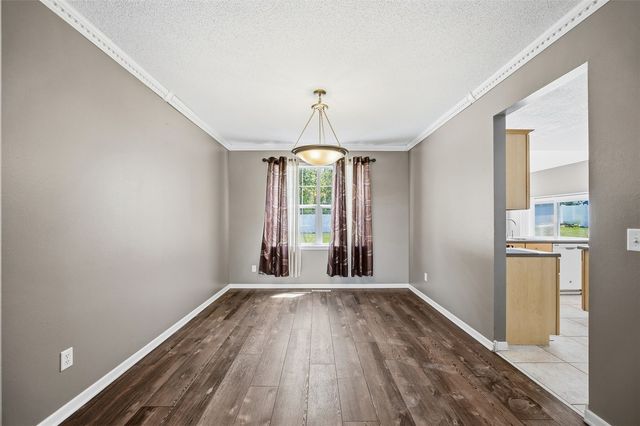 161 Autumn Woods Drive NW, Cedar Rapids, IA 52405