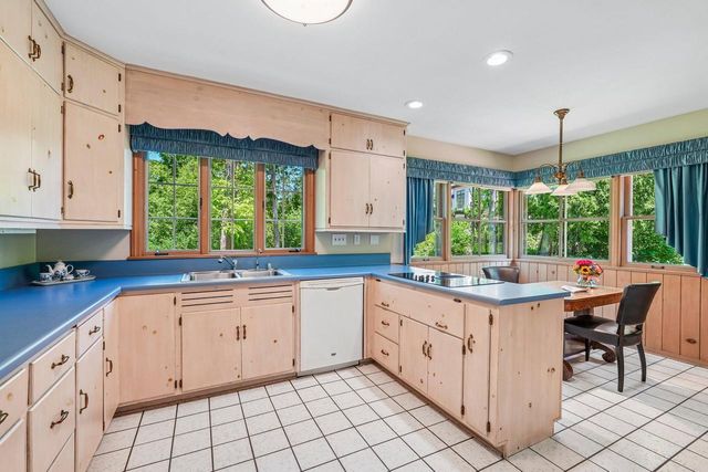 1260 Lakeside DRIVE, Elm Grove, WI 53122