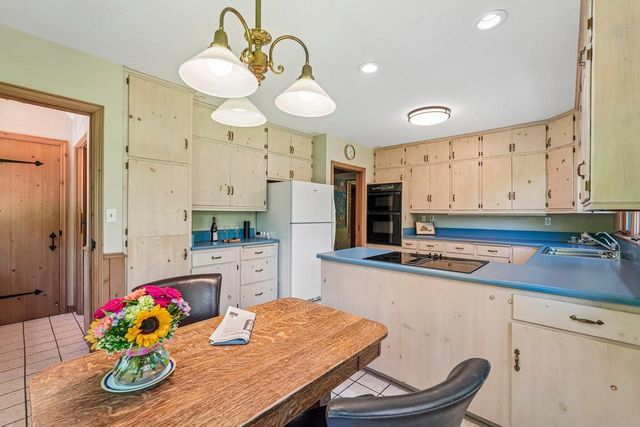 1260 Lakeside DRIVE, Elm Grove, WI 53122
