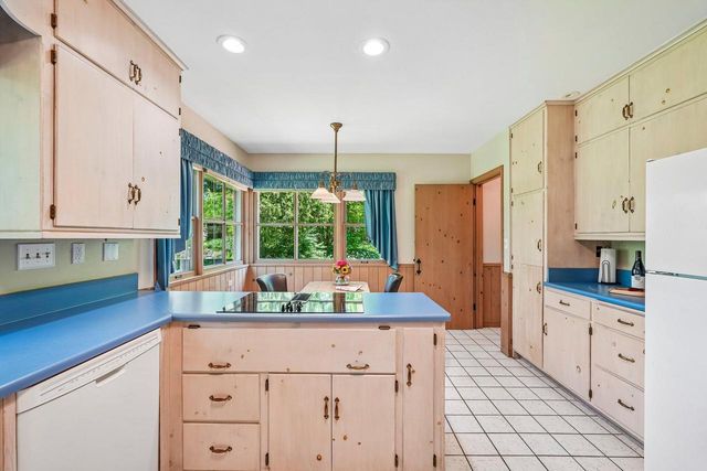 1260 Lakeside DRIVE, Elm Grove, WI 53122
