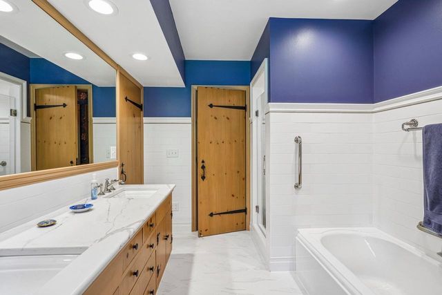 1260 Lakeside DRIVE, Elm Grove, WI 53122