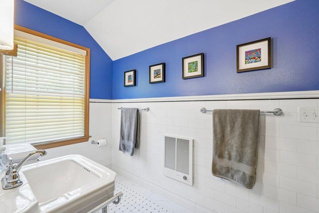 1260 Lakeside DRIVE, Elm Grove, WI 53122