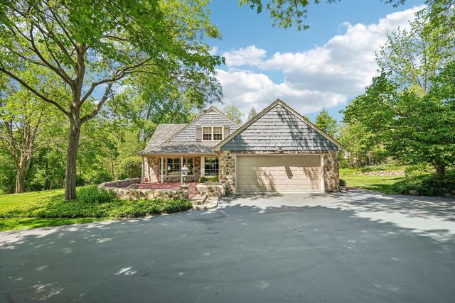 1260 Lakeside DRIVE, Elm Grove, WI 53122