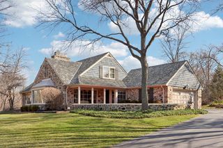 1260 Lakeside DRIVE, Elm Grove, WI 53122