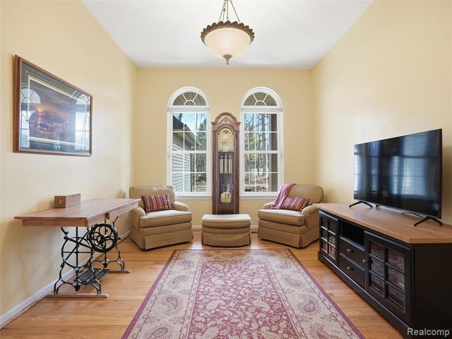 11371 Runyan Lake Road, Fenton, MI 48430