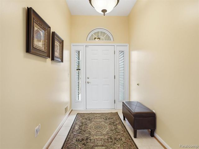 11371 Runyan Lake Road, Fenton, MI 48430