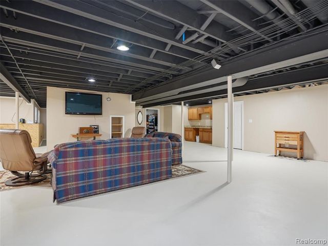 11371 Runyan Lake Road, Fenton, MI 48430