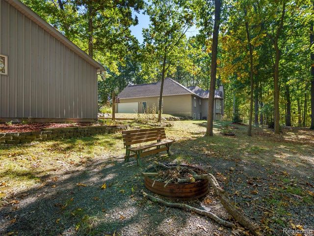 11371 Runyan Lake Road, Fenton, MI 48430