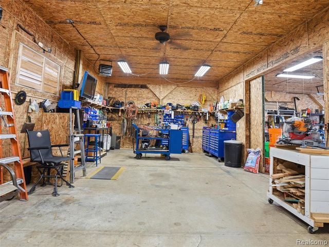 11371 Runyan Lake Road, Fenton, MI 48430