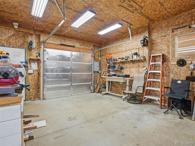 11371 Runyan Lake Road, Fenton, MI 48430