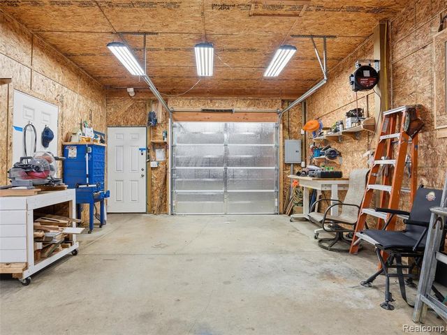 11371 Runyan Lake Road, Fenton, MI 48430