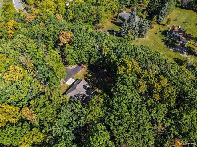11371 Runyan Lake Road, Fenton, MI 48430