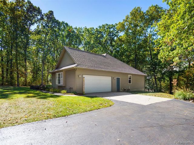 11371 Runyan Lake Road, Fenton, MI 48430