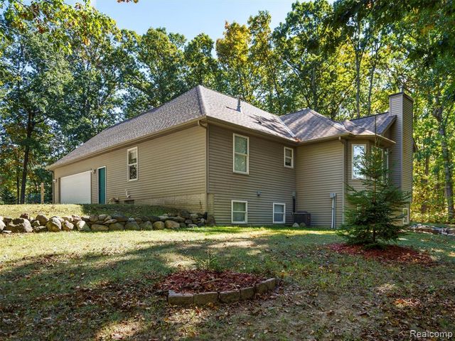 11371 Runyan Lake Road, Fenton, MI 48430