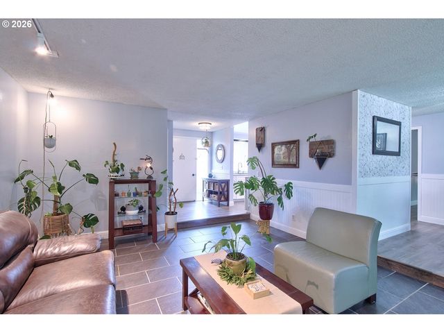 960 Nw 178TH Ave, Beaverton, OR 97006