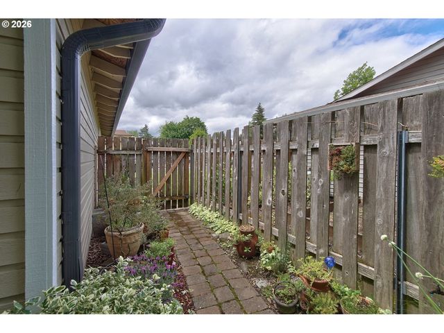 960 Nw 178TH Ave, Beaverton, OR 97006