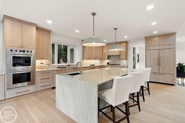 4585 Kiftsgate Bend, Bloomfield Hills, MI 48302