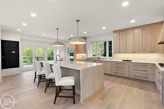 4585 Kiftsgate Bend, Bloomfield Hills, MI 48302