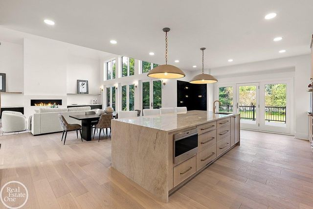 4585 Kiftsgate Bend, Bloomfield Hills, MI 48302