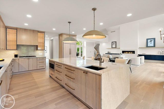 4585 Kiftsgate Bend, Bloomfield Hills, MI 48302