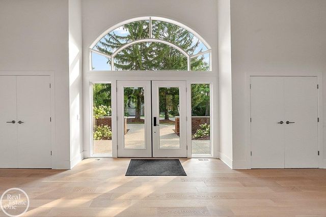 4585 Kiftsgate Bend, Bloomfield Hills, MI 48302
