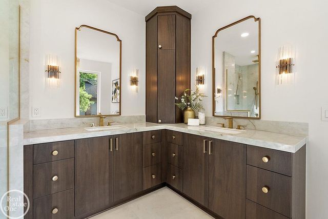 4585 Kiftsgate Bend, Bloomfield Hills, MI 48302
