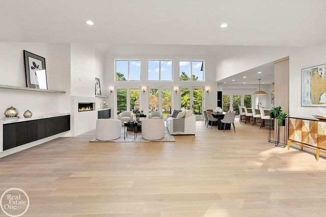 4585 Kiftsgate Bend, Bloomfield Hills, MI 48302