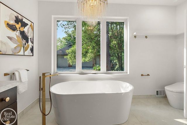 4585 Kiftsgate Bend, Bloomfield Hills, MI 48302