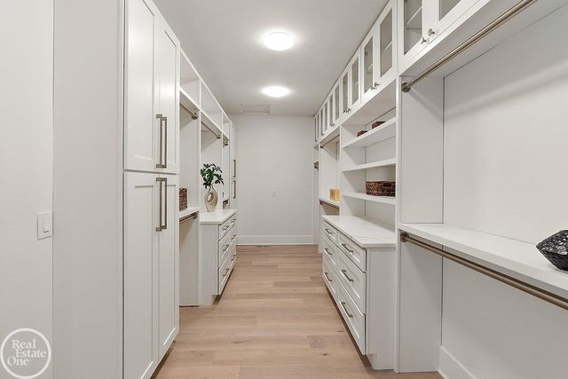 4585 Kiftsgate Bend, Bloomfield Hills, MI 48302