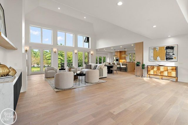 4585 Kiftsgate Bend, Bloomfield Hills, MI 48302