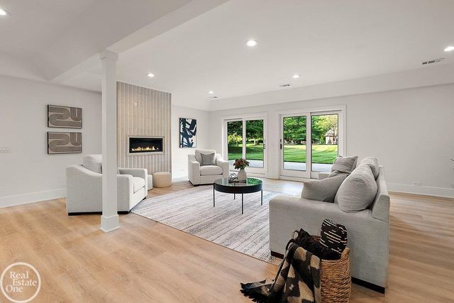 4585 Kiftsgate Bend, Bloomfield Hills, MI 48302