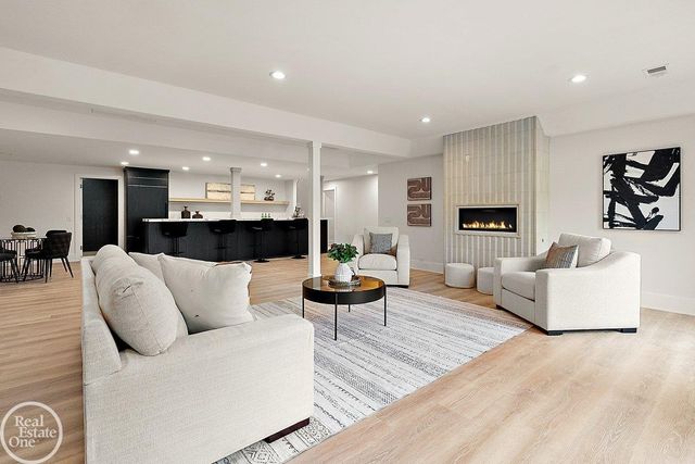4585 Kiftsgate Bend, Bloomfield Hills, MI 48302