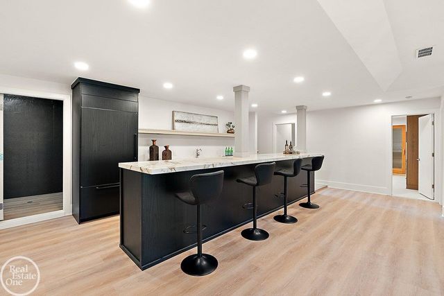 4585 Kiftsgate Bend, Bloomfield Hills, MI 48302