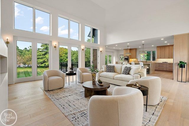4585 Kiftsgate Bend, Bloomfield Hills, MI 48302