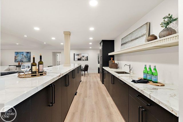 4585 Kiftsgate Bend, Bloomfield Hills, MI 48302