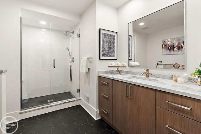4585 Kiftsgate Bend, Bloomfield Hills, MI 48302