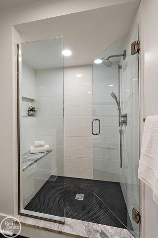 4585 Kiftsgate Bend, Bloomfield Hills, MI 48302