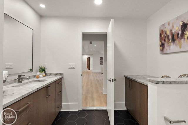 4585 Kiftsgate Bend, Bloomfield Hills, MI 48302