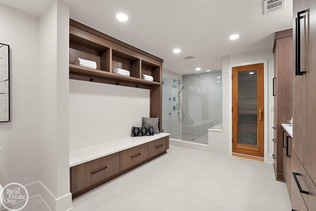 4585 Kiftsgate Bend, Bloomfield Hills, MI 48302