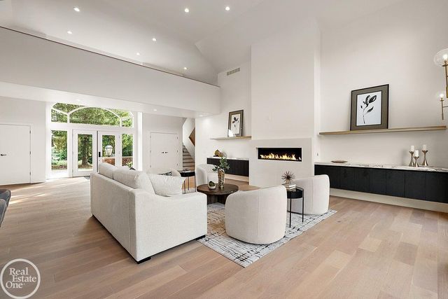 4585 Kiftsgate Bend, Bloomfield Hills, MI 48302