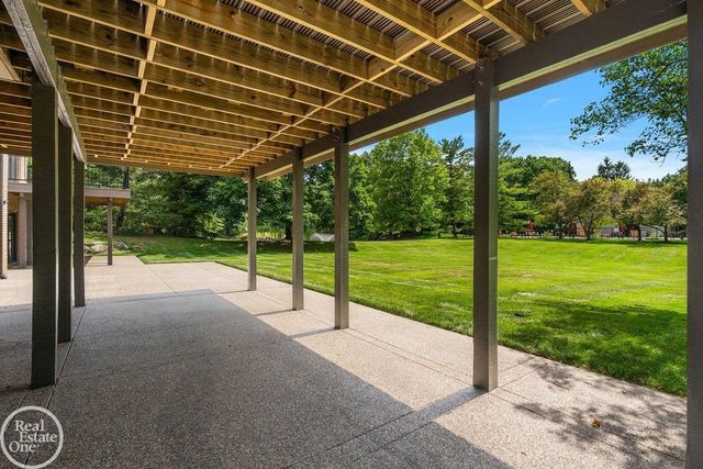 4585 Kiftsgate Bend, Bloomfield Hills, MI 48302