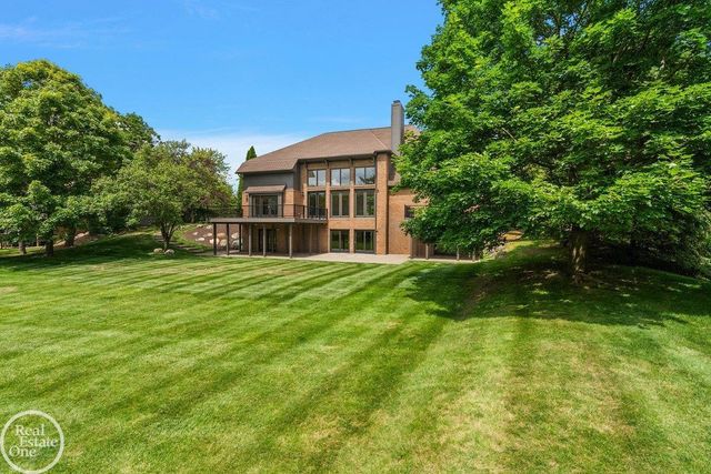 4585 Kiftsgate Bend, Bloomfield Hills, MI 48302