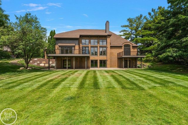 4585 Kiftsgate Bend, Bloomfield Hills, MI 48302