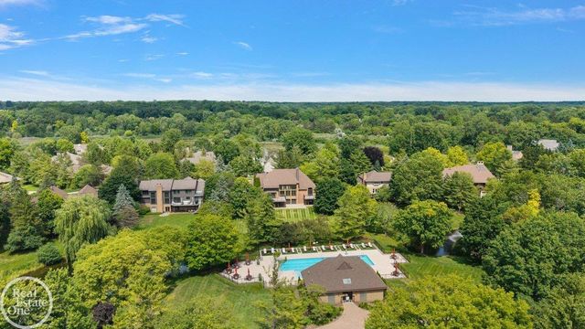 4585 Kiftsgate Bend, Bloomfield Hills, MI 48302