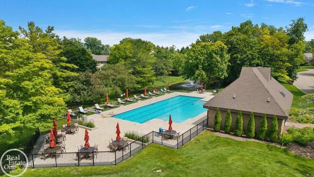 4585 Kiftsgate Bend, Bloomfield Hills, MI 48302