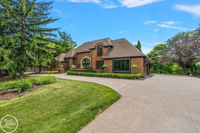 4585 Kiftsgate Bend, Bloomfield Hills, MI 48302