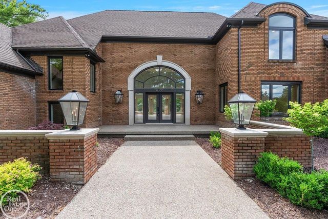 4585 Kiftsgate Bend, Bloomfield Hills, MI 48302