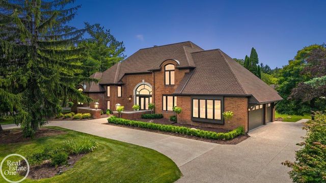 4585 Kiftsgate Bend, Bloomfield Hills, MI 48302